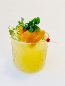 Keltainen drinkki 